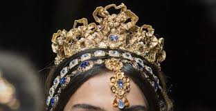 Dolce & gabbana is an italian luxury fashion house founded in 1985 in legnano by italian designers domenico dolce and stefano gabbana. Dolce Gabbana Crowns Ss19 On We Heart It