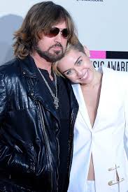Miley Cyrus Gets A Tattoo In Honor Of Her Dad And No It S Not An Achy Breaky Heart Miley Cyrus Dad Miley Cyrus Miley
