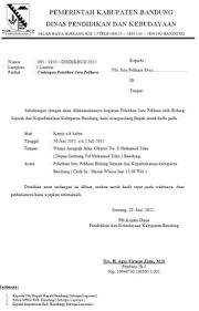 Surat undangan resmi adalah surat undangan yang biasanya dibuat oleh suatu perusahaan atau instansi dalam rangka menyelenggarakan sebuah agenda atau kegiatan yang diadakan dengan mengundang perseorangan, kelompok, ataupun perusahaan lain. Contoh Surat Undangan Resmi Pemerintahan Dan Organisasi