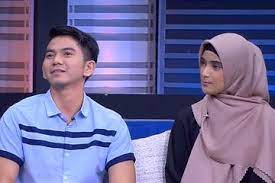 Nadya mustika rahayu justru endorse produk jamu pelancar haid yang bisa menggugurkan kandungan. Bocorkan Isu Hamil 4 Minggu Nyata Rekan Nadya Mustika Ngode Dan Tulis Utun Di Tengah Kabar Kelulusan Istri Rizki Da Semua Halaman Nakita