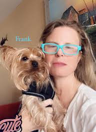 Allowing pets to see owner's dead body after death