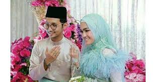 Elfira loy unbox episode 1 los angeles sephora haul. Habib Jewels Congratulates Elfira Loy On Her Wedding Mistakenly Put Up An Old Photo Hype Malaysia
