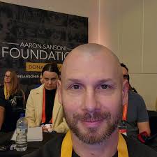 Stuart Earl (@stooster81) • Instagram photos and videos