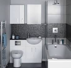 Kamar mandi minimalis dengan bathtub merupakan salah satu impian semua orang di rumah. 10 Model Kamar Mandi Efisien Untuk Luasan Sempit Dekoruma Com Line Today
