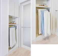 クレバリーホームのタオル収納は 4人分のバスタオルが掛けられます 便利なフェイスタオルの収納も備えています 脱衣室 収納 インテリア 収納 クローゼット 棚 収納