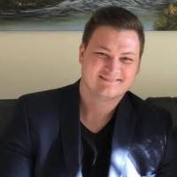 20+ profiluri „Daniel Tamas”