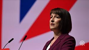 Chancellor Rachel Reeves' address at the Labour Party conference was  interrupted by pro-Palestine protesters over the government's Gaza policy  http://v.aa.com.tr/3702239