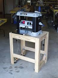 Learn how to build a simple planer stand out of 2×4 and 1×4 lumber. Dynax