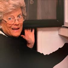 Amanda Corrigan's Instagram, Twitter & Facebook