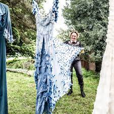 Maybe you would like to learn more about one of these? Brautkleid Upcyceln So Verhelfen Sie Ihrem Hochzeitskleid Zu Einem Zweiten Leben Vogue Germany