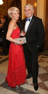 Since 1978 when he appeared as hloch in čistá řeka, donutil has three decades of film and tv appearances. Miroslav Donutil Si Prijde Na Super Prachy Ma Novy Kseft Sedmicka Cz