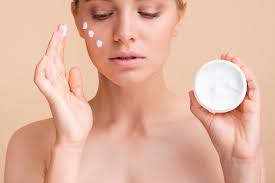 Tại Sao Bạn Chăm Skincare