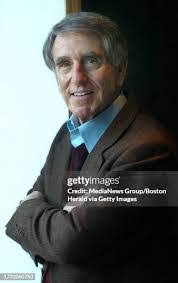 Perry Lowe's Instagram, Twitter & Facebook