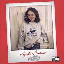 Agathe auproux can thus increase her popularity and thus find herself on the front page of all media of the genre. Usky Agathe Auproux By Usky