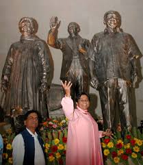 Image captionms mayawati's statue was damaged by vandals on thursday. Outlook India Photo Gallery Mayawati