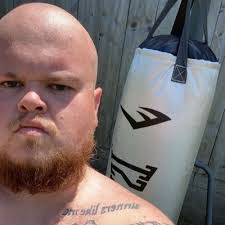 Travis Mayberry's Instagram, Twitter & Facebook