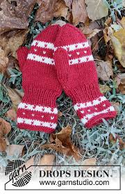 Mittens cover the entire hand but do not have separate finger openings, so they effectively separate the thumb from the other four fingers. Candy Cane Lane Mittens Drops Children 34 36 Free Knitting Patterns By Drops Design