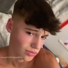 blonde or brunette?😍#calebturnbull #foryou #viral #blowthisup #fyp  #foryoupage #gorgeous #blondeorbrunette