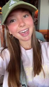 Amelia Cantrell's Instagram, Twitter & Facebook