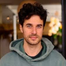 Ricardo Sutherland's Instagram, Twitter & Facebook