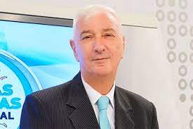 Ha desarrollado su actividad en diferentes medios, adquiriendo celebridad en la televisión. Coronavirus Mauro Viale Aislado Preventivamente Por El Caso De Un Productor Que Dio Positivo En A24 La Nacion