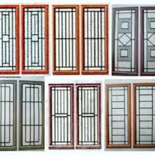 Awalnya kita bingung untuk kombinasi pintu minimalis ini,kita bikin dulu frame dari hollow 4cmx6cm dengan ketebalan 1mm yang berukuran tinggi 195cm x lebar. Pintu Minimalis Besi Holo