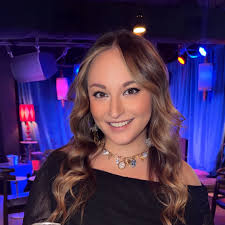 We are super excited about this new listing! The backyard has a private  path that gives access to the West Fork Red River! 🎣