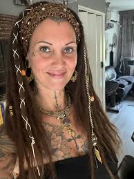 Day 1 with my dreadlocks, love them already 🔥 22 hours of crocheting, 61  locks, about 60 cm & 💯 my own natural hair ✌🏼 Made by HakunaMatata  Dreadlocks Blessings 💗