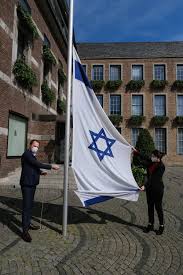 Hier können sie israelische fahnen günstig online kaufen. Israel Flagge Angezundet Polizei Dusseldorf Sucht Diese Manner