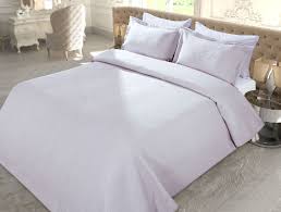 Şuanda internette el örgüsü yatak örtüsü modeli bulmanız biraz zor olabilir fakat yine de araştırma yapıp hemen kendinizde bu ürünleri örüp yatağınızı süsleyebilirsiniz. La Belle Epoque Cift Kisilik Orme Yatak Ortusu Ekru Madame Coco