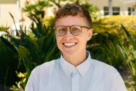 Carrie Cullen's Instagram, Twitter & Facebook