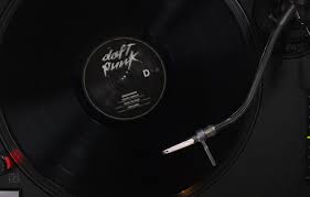 Seeing a 40% increase in sales of vinyl in the last year, it was on track to hit the highest point in 30 years, and there's particular vinyl that are selling for hefty prices as values increase. Wallpaper Music Vinyl Record Music Daft Punk Discovery Vinyl Daft Punk Record Turntable Turntables Images For Desktop Section Muzyka Download