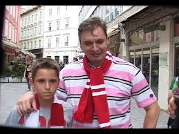 Danilo vučić (22) zaražen koronavirusom i trenutno je u bolnici ovo su novi detalji: Aleksandar Vucic I Sin Danilo Kao Navijaci Bratislava 2010 Youtube