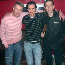 Сей опус, не побоюсь этого слова, сотворил пауль в честь дня рождения d.d. Lyudi Dumayut Chto Ya Ischez Chto Stalo S 44 Letnim Vladom Stashevskim Sensum Pro