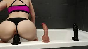 Hermanastra Cabalgando Duro y Probando Sus Nuevos Tres Consoladores Hasta  El Orgasmo De Cosmo - Pornhub.com