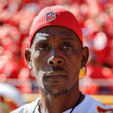 Former MLB Player Rips Patrick Mahomes' 'Loser Wife' On Social Media