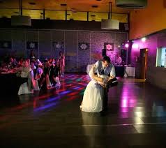 El primer baile como marido y mujer. Baile Novios Escuela De Baile El Almacen