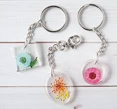 Diy Resin Flower Keychains Resin Diy Diy Resin Flowers Handmade Keychains