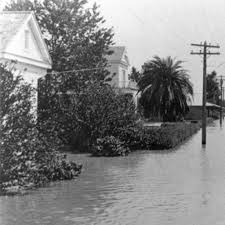 Inundated Residential Street In New Iberia During The 1927 Flood New Iberia Iberia Outdoor