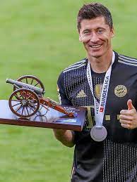 Robert lewandowski und seine polen scheiden schon in der vorrunde der uefa euro 2020 aus, auch weil der stürmer binnen sekunden zweimal 7. Lewandowski Gewinnt Torjagerkanone Mit Neuem Bundesliga Rekord