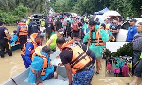 Trapped holidaymakers at Taman Negara return home
