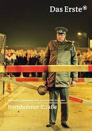Sich die ersten ostberliner vor dem grenzübergang bornholmer straße und es beginnen dramatische stunden. Bornholmer Strasse Tv Movie 2013 2014 Crew United
