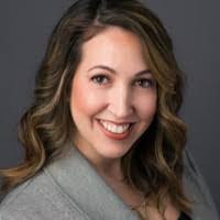 Sara Henderson's Instagram, Twitter & Facebook