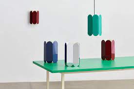Fotografe fien muller (°1978) en beeldend kunstenaar hannes van severen (°1979) maakten in 2011 hun debuut als ontwerpersduo bij de antwerpse galerie valerie. Muller Van Severen Design Duos People The Design Edit