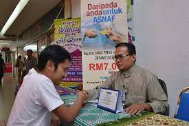 Penetapan harga fitrah adalah berdasarkan kepada harga beras mengikut gred dan jenis yang dimakan oleh kebanyakan umat islam di negeri ini iaitu pada kadar timbangan satu gantang bersamaan dengan 2.6 kilogram. 2 721 Penolong Amil Mudahkan Umat Islam Selangor Tunai Zakat Fitrah Lembaga Zakat Selangor