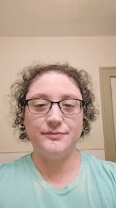 Due to being home alone today and waking up feeling self conscious, I  decided to have a little pamper day. I bought the Pink Clay Face Mask Set  and today I used