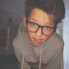 Layla King (@LhazellkLayla)