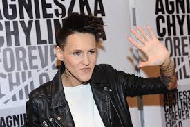 V roce 2003 založila kapelu s názvem chylińska. Agnieszka Chylinska Z Okazji 25 Lecia Wyda Nowy Album Z Jurkiem Owsiakiem