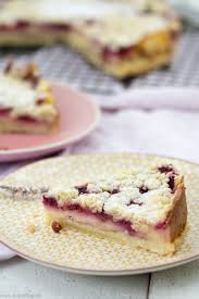 350 g mehl 150 ml milch ½ würfel hefe. Streuselkuchen Mit Pudding Und Himbeeren Tulpentag Schnelle Rezepte