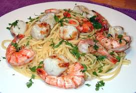 Recette De Spaghettis Aux Saint Jacques Et Aux Crevettes Recette Alimentation Spaghetti Recette Pates Aux Fruits De Mer